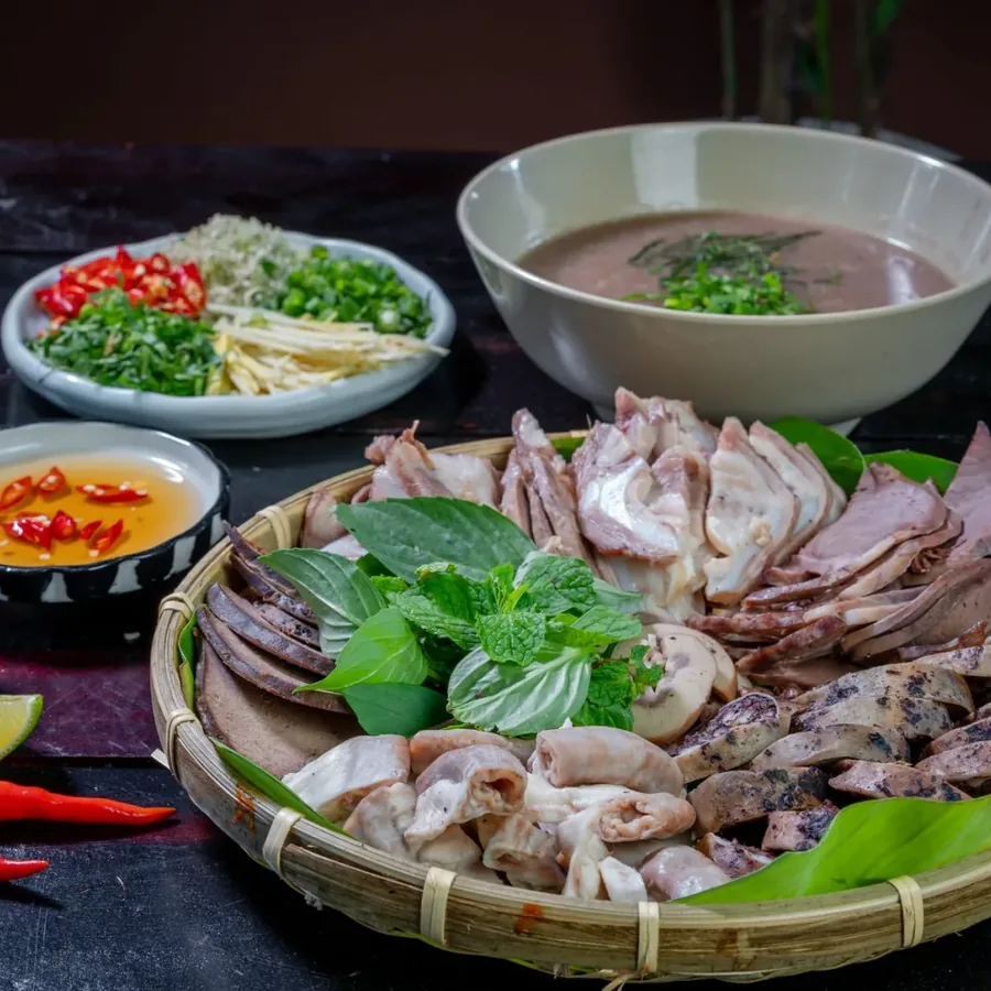 Bàn nướng đông khách tại Quán Cây Dừa 1